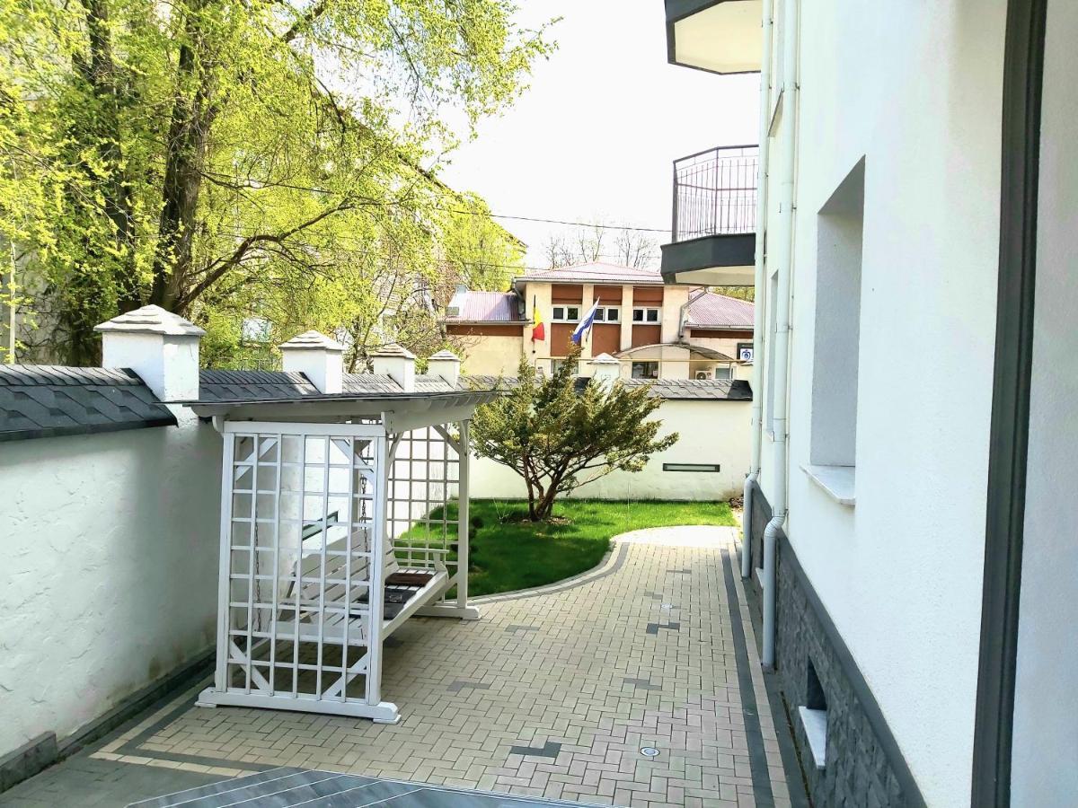 White House Aparthotel Balti Exterior foto